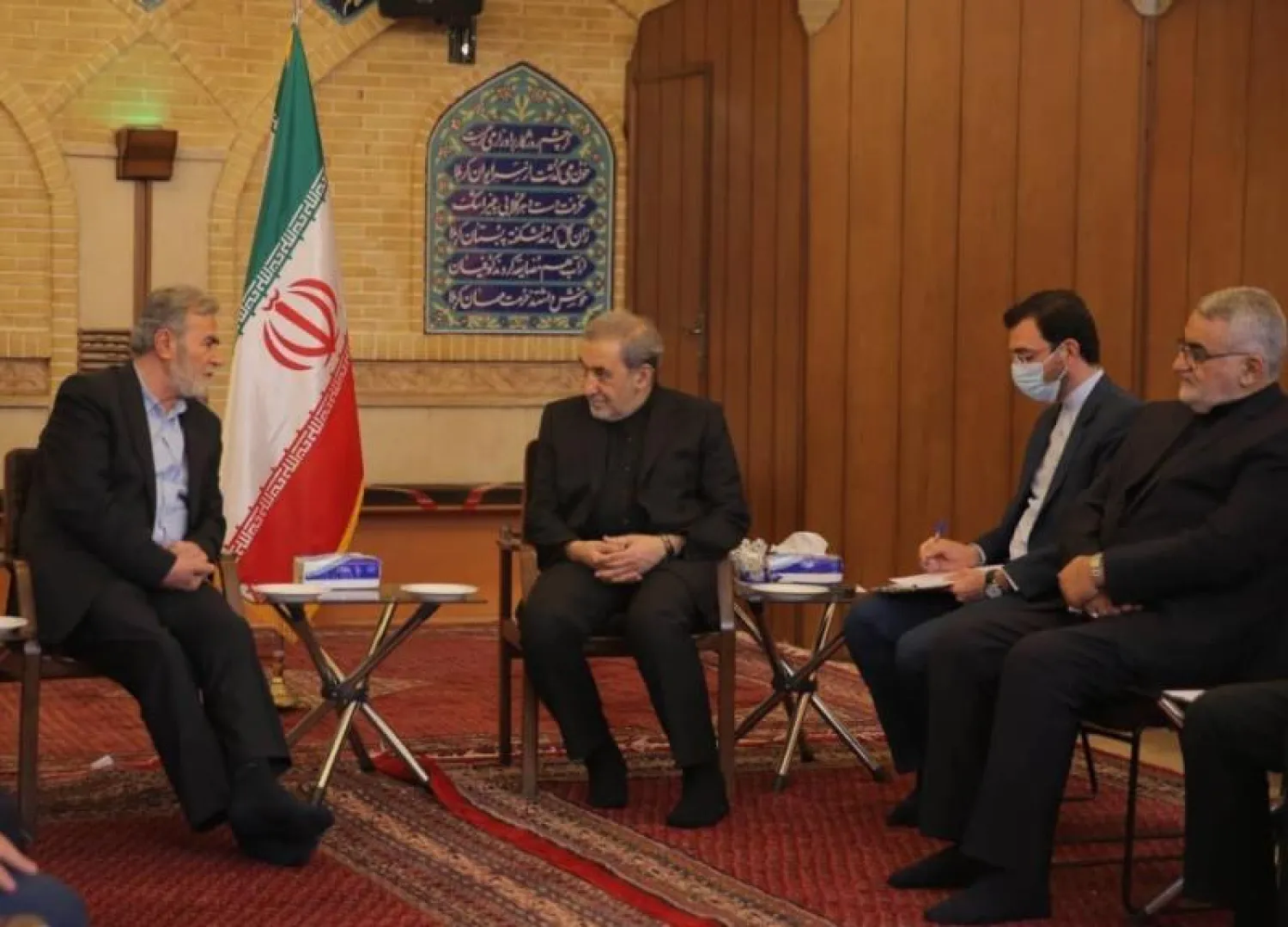 ولايتي خلال لقائه نخالة الخميس (مكتب ولايتي)