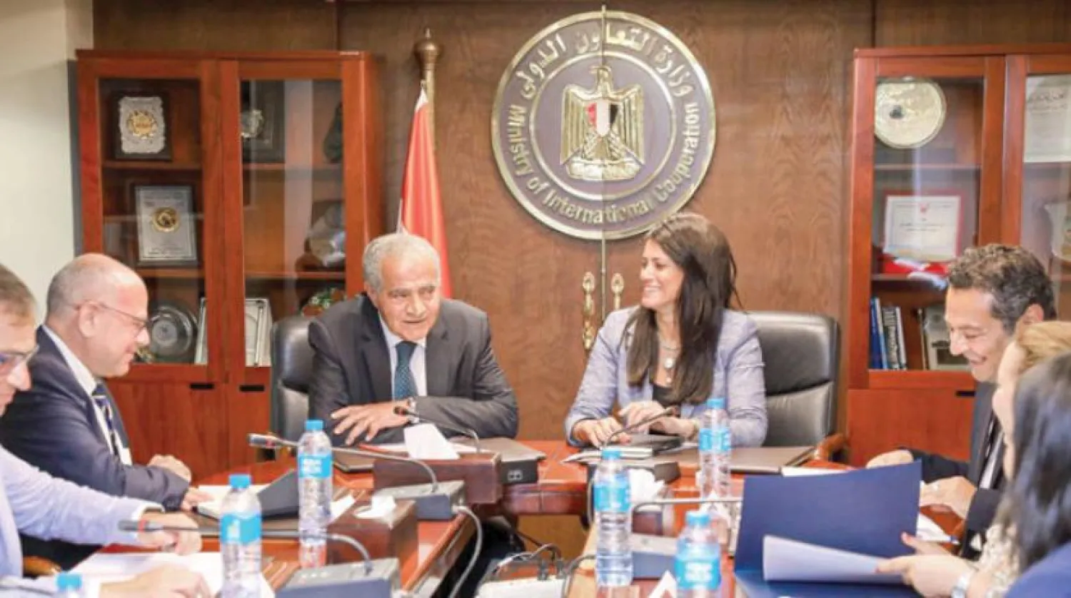 Minister of International Cooperation Rania Al-Mashat and Minister of Supply Ali Al-Moselhi meet with the World Bank delegation in Cairo (Asharq Al-Awsat) 