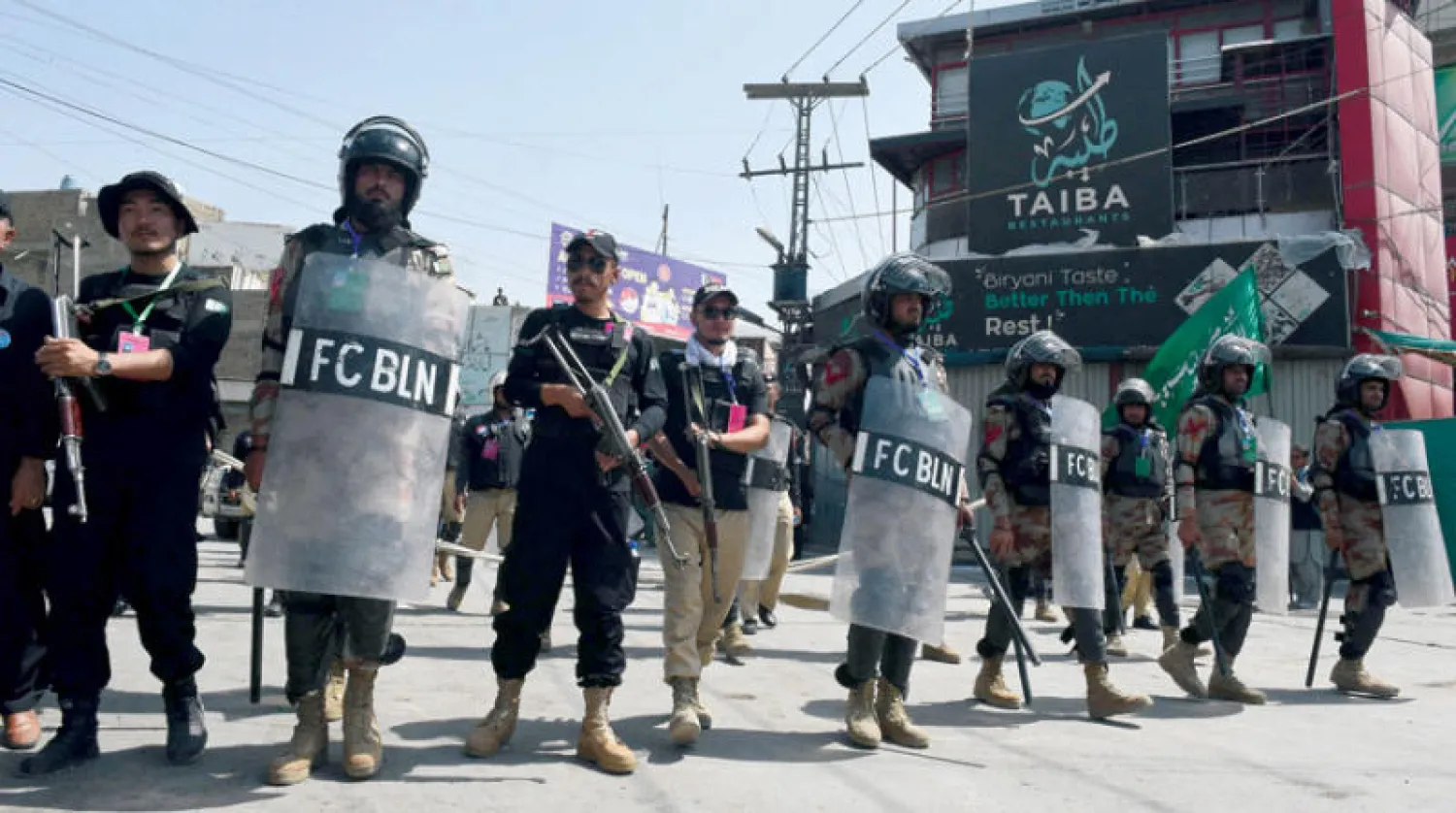 استنفار أمني باكستاني في ذكرى الاحتفال بعاشوراء في مدينة كويتا الحدودية أمس (أ.ف.ب)