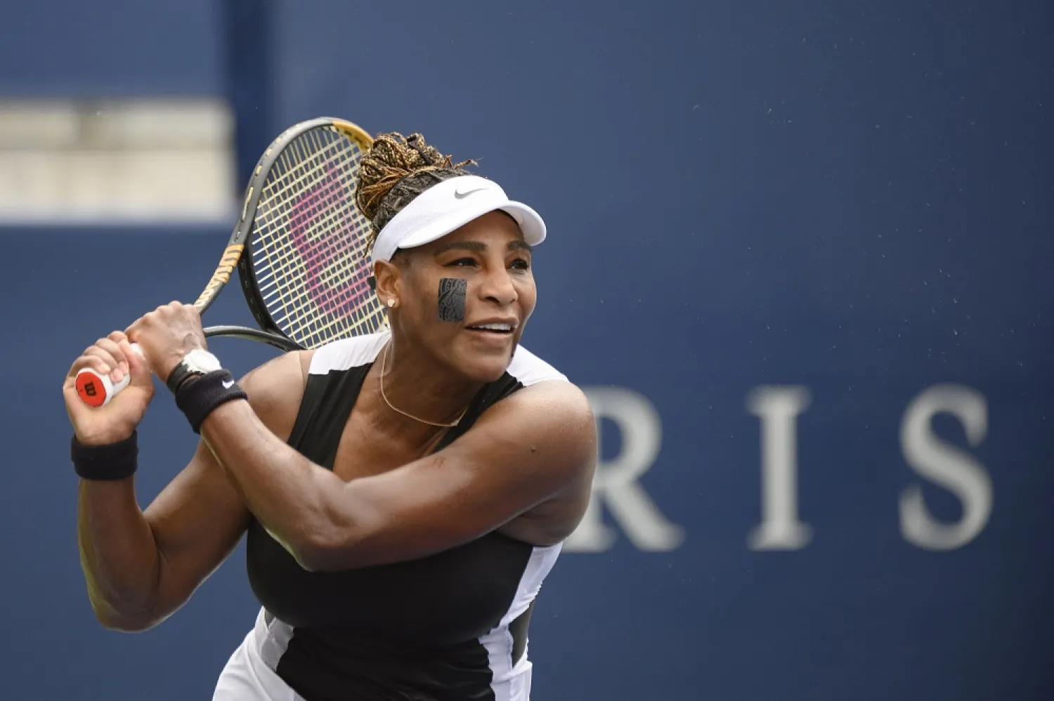 08 August 2022, Canada, Toronto: American tennis player Serena Williams in action against Spain's Nuria Parrizas-Diaz during their women's singles round of 64 tennis match of the Canadian open. (dpa)