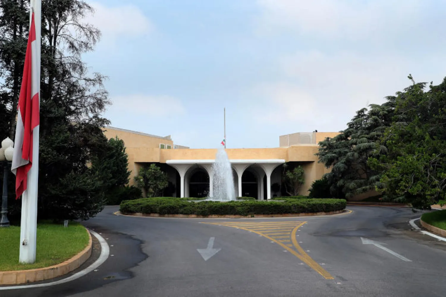 تأجيل الانتخابات الرئاسية سيعني أزمات إضافية... وفراغاً قاتلاً (رويترز)