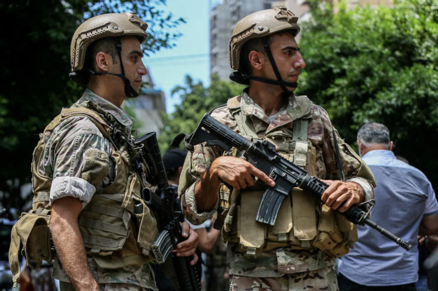 جنديان من الجيش اللبناني (د.ب.أ)