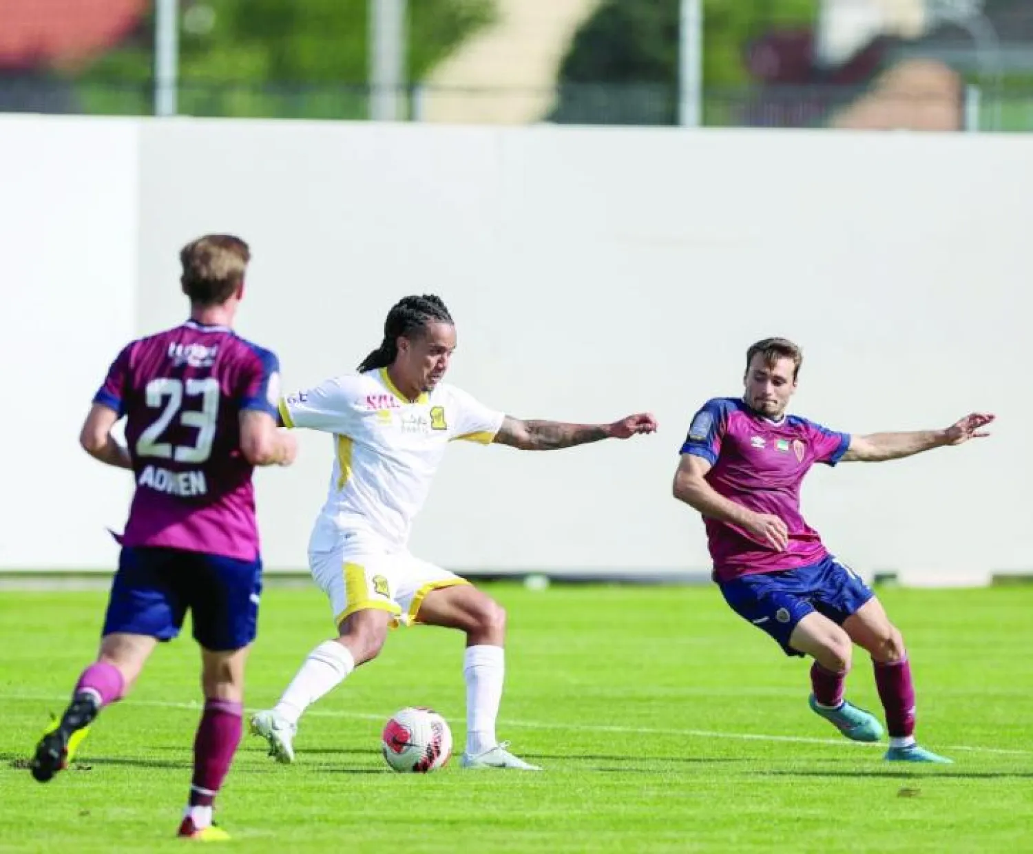 كوستا لاعب الاتحاد الجديد في المباراة الودية الأخيرة أمام الوحدة الإماراتي (المركز الإعلامي بنادي الاتحاد)