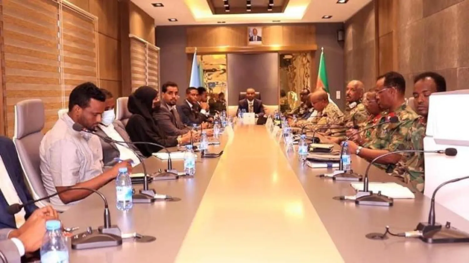 اجتماع وزير الدفاع لبحث تحركات ميليشيات حركة «الشباب» (وكالة الأنباء الصومالية)