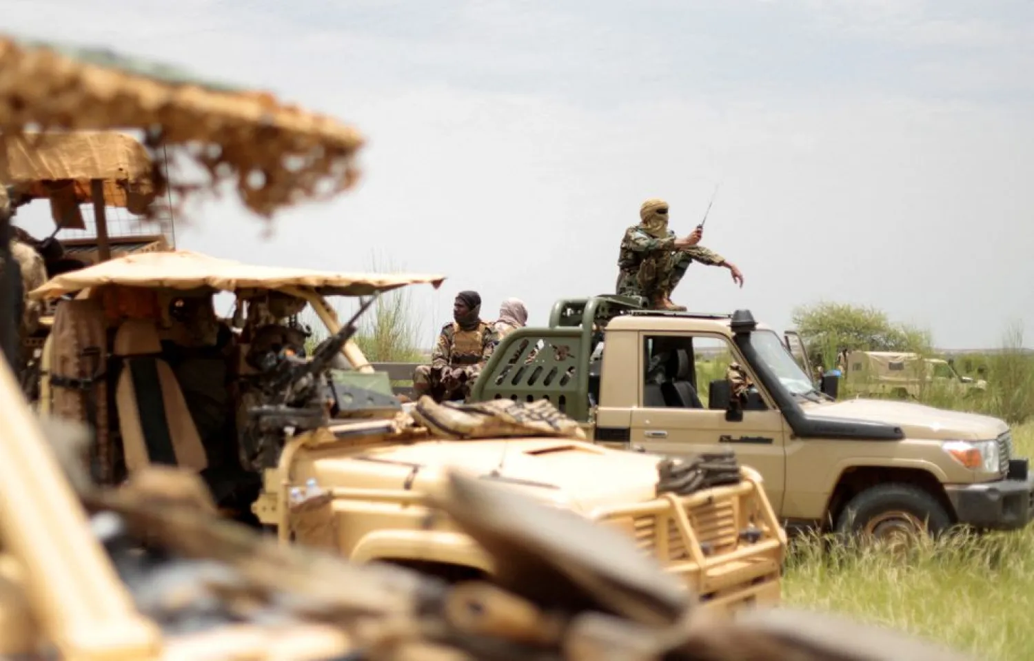 Malian soldiers are pictured during a patrol with soldiers from the new Takuba force near Niger border in Dansongo Circle, Mali August 23, 2021. REUTERS/Paul Lorgerie/File Photo