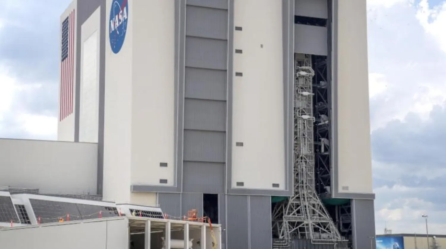 NASA, dev roketi fırlatmaya hazırlanıyor