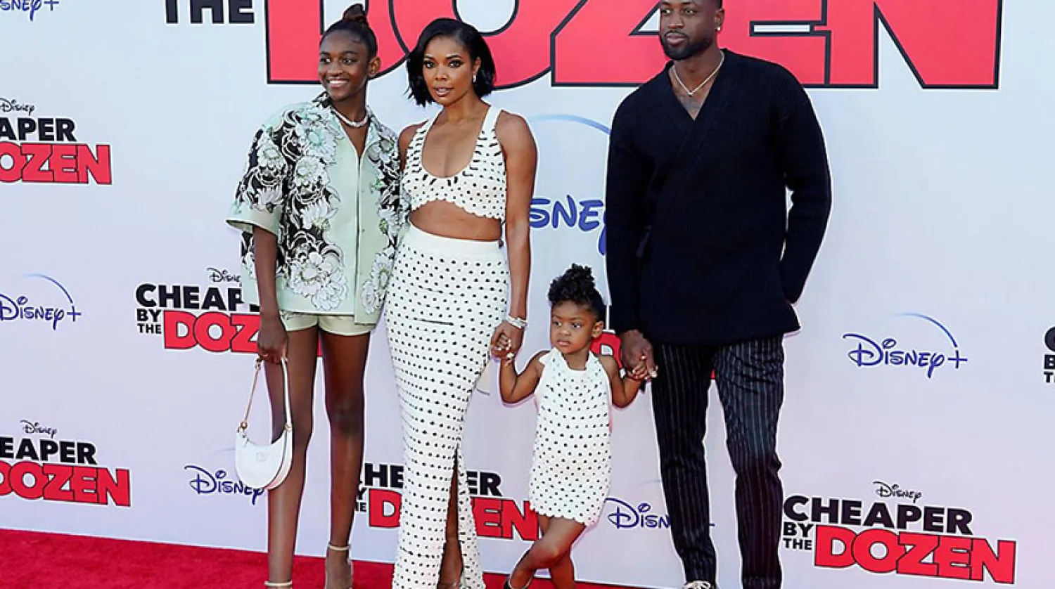 Dwayne Wade, Cheaper by the Doozen'ın 2022'deki galasına çocukları Zaya, Kaavia ve eşi Gabrielle Union'la katılmıştı (AP)