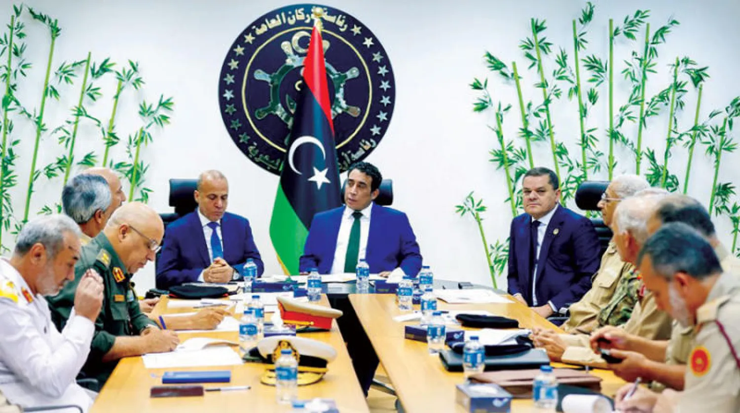صورة وزعتها حكومة الوحدة لاجتماع الدبيبة والمنفي مع الحداد ولجنة «5+5» العسكرية في طرابلس