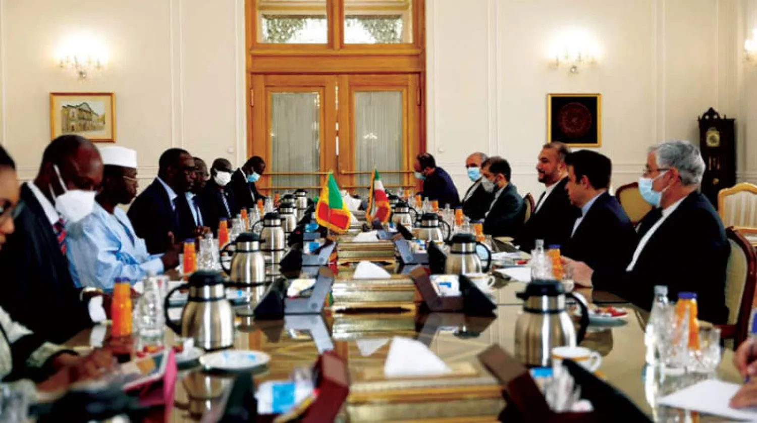 عبد اللهيان يستقبل نظيره المالي عبد الله ديوب في طهران فبراير 2022 (إرنا)