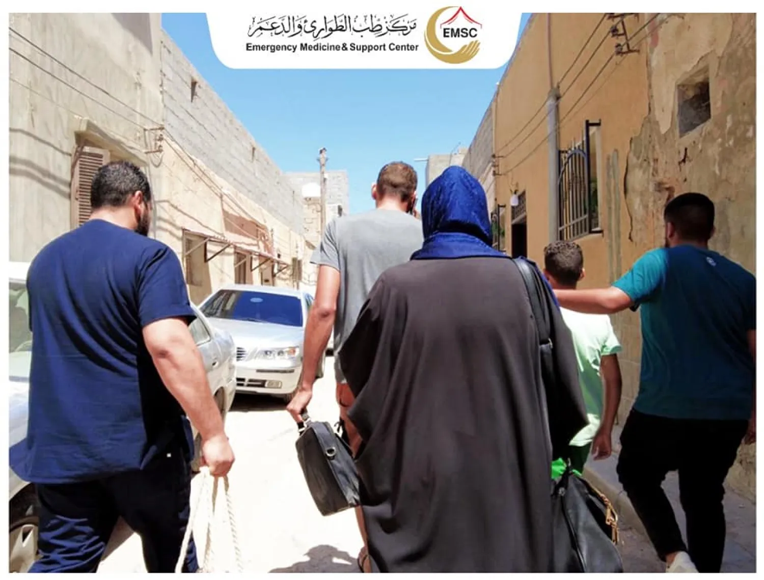 إجلاء عائلة ليبية بمنطقة باب غشير وسط طرابلس (مركز طب الطوارئ والدعم)