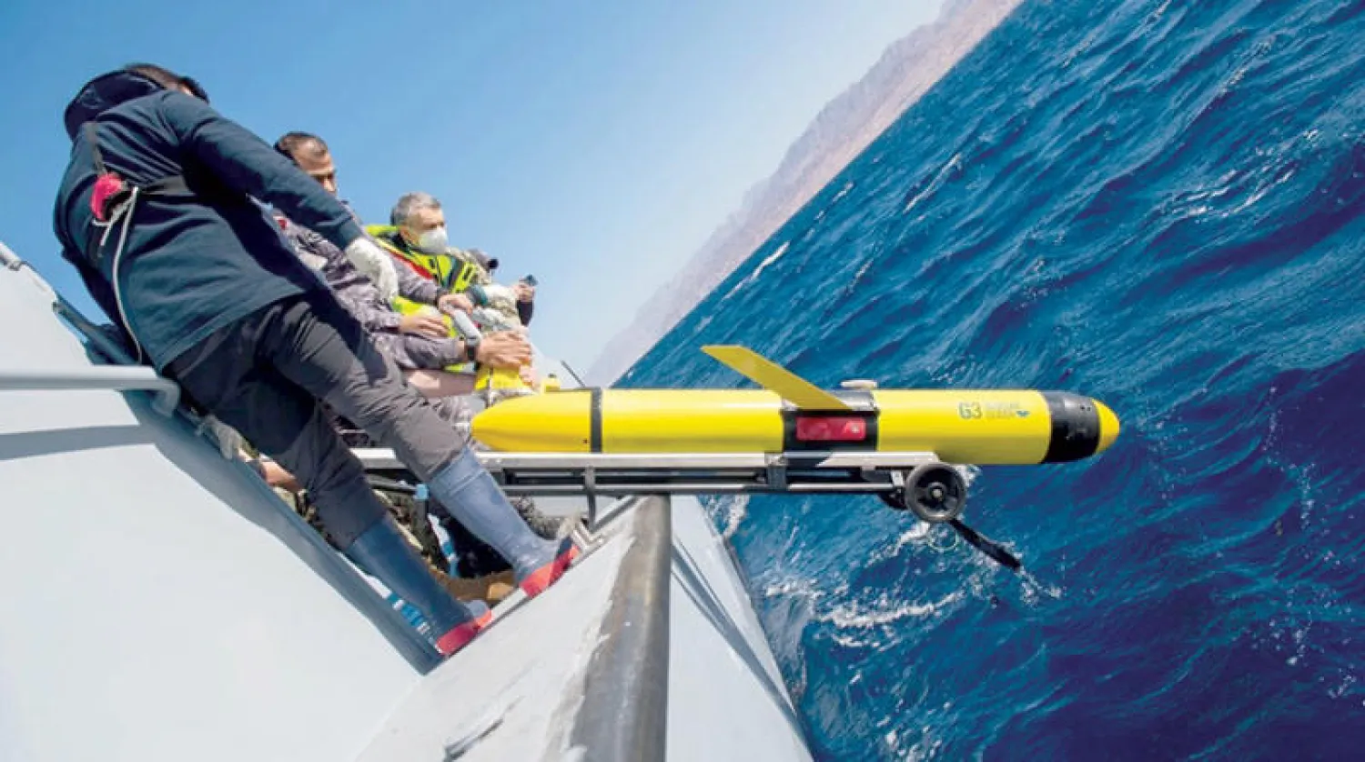 إطلاق مسيرة بحرية غائصة في خليج العقبة خلال مناورات مشتركة في 8 فبراير 2022 (البحرية الأميركية)