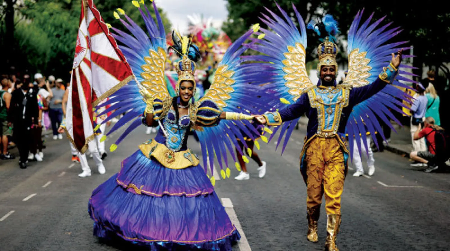 «نوتينغ هيل» يُعدّ أكبر كرنفال شوارع في أوروبا (إ.ب.أ)
