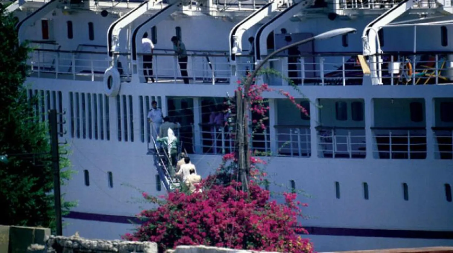 Arafat leaving Beirut on August 30, 1982 (Getty Images)