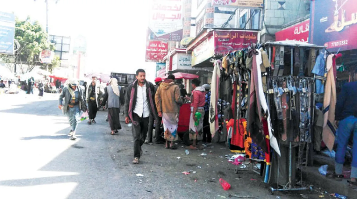 إحدى الأسواق وسط مدينة إب اليمنية جنوب صنعاء (الشرق الأوسط)