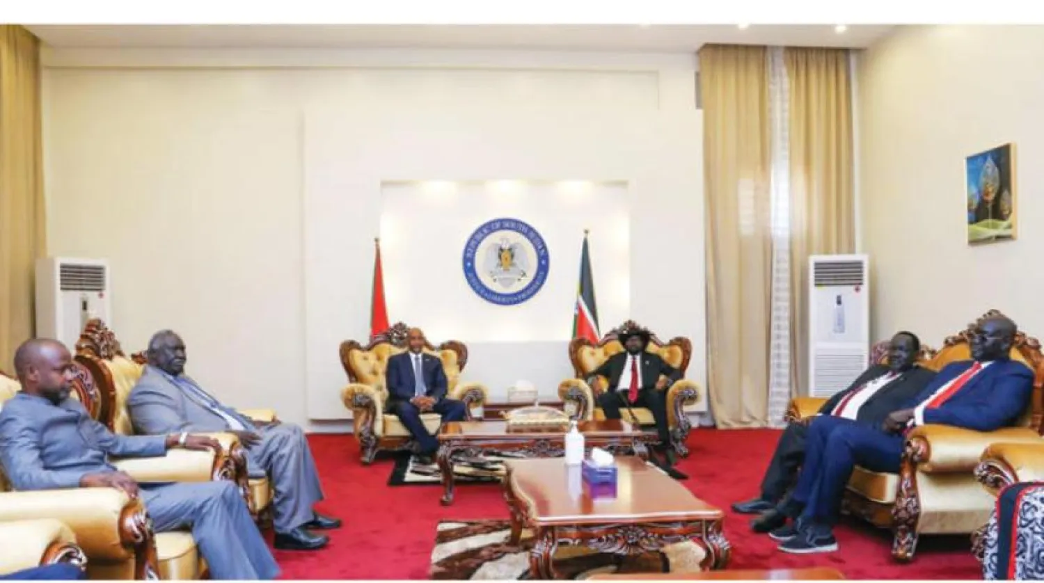 Head of Sudan’s Sovereign Transitional Council Abdel Fattah al-Burhan and President of South Sudan Salva Kiir during their meeting in Juba on Tuesday, August 30, 2022. (SUNA) 