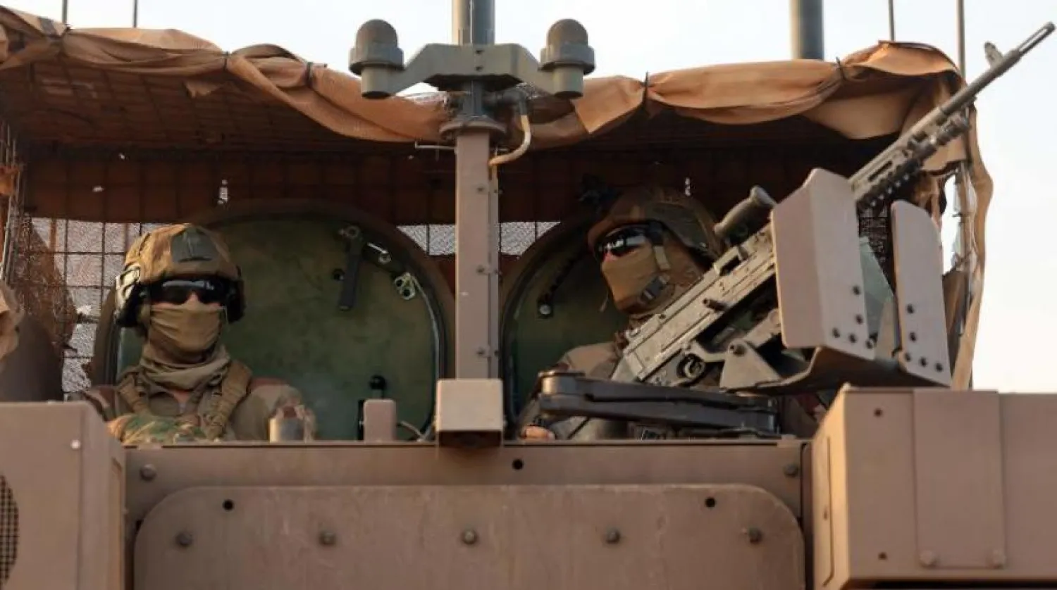 Fransız ordusu, geçtiğimiz Aralık ayında Mali sokaklarda devriye gezerken (AFP)