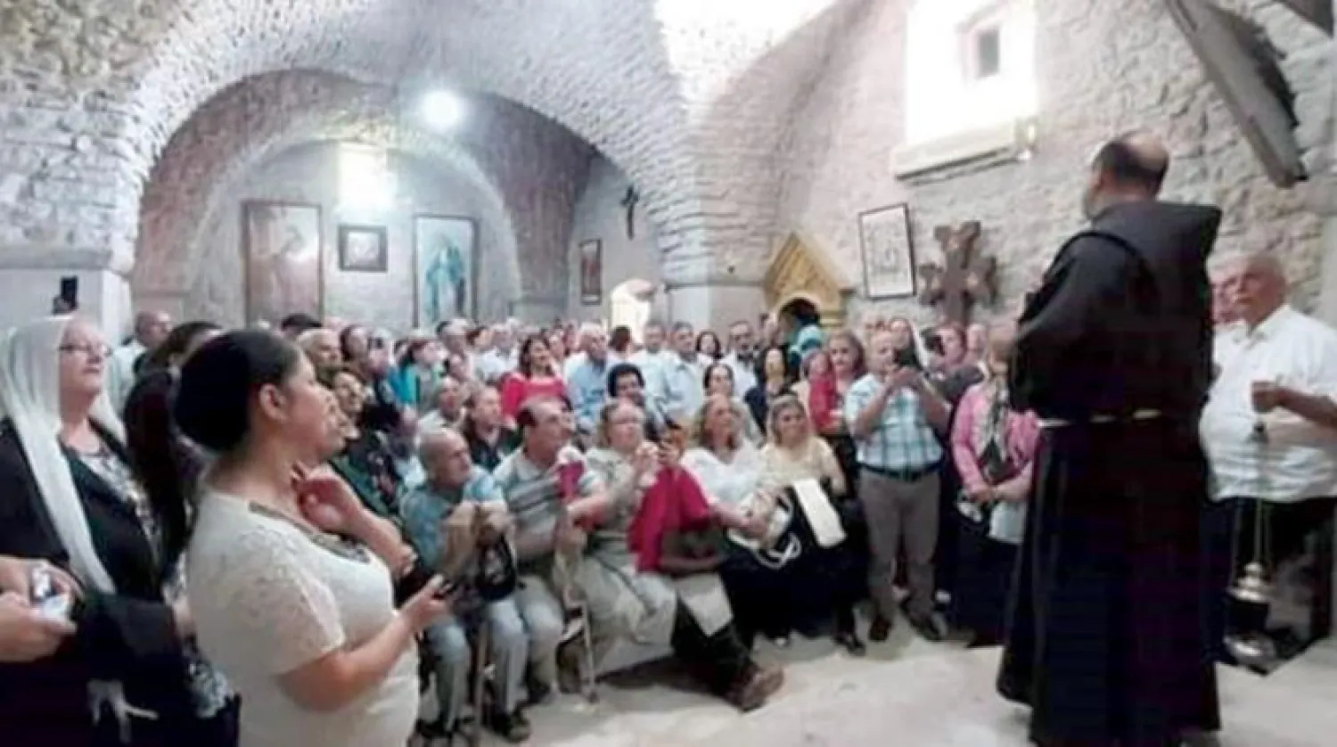 İdlib kırsalındaki Saint Anna Kilisesi, 10 yıl kapalı kalmasının ardından yeniden açıldı (Şarku’l Avsat)