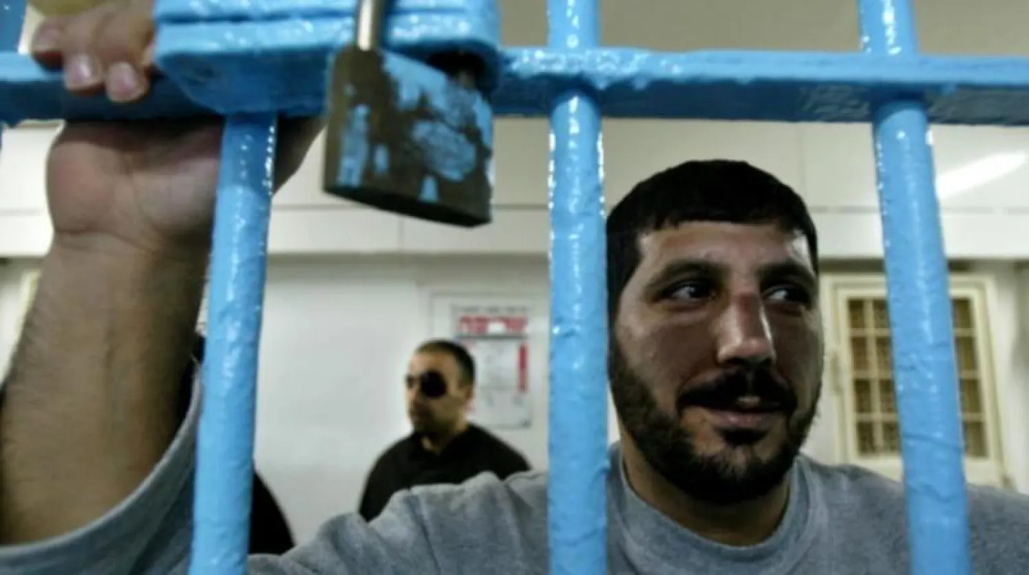 من المقرر أن يتبع هذا العدد من السجناء دفعات أخرى في الأيام المقبلة (أرشيفية - رويترز)