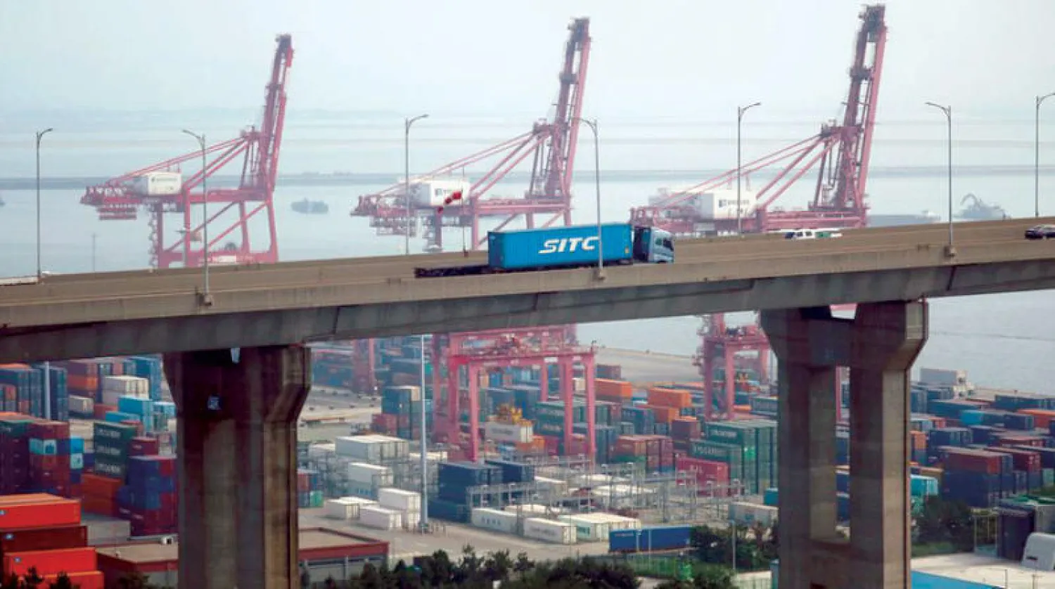 أعلنت كوريا الجنوبية تشكيل مجلس للبحث المشترك عن سبل تعزيز تقدم الشركات الكورية في الشرق الأوسط (رويترز)