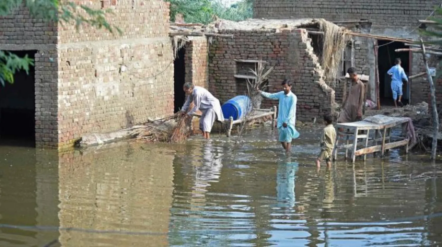 Pakistan'da sel suları evleri sular altında bıraktı (AFP)
