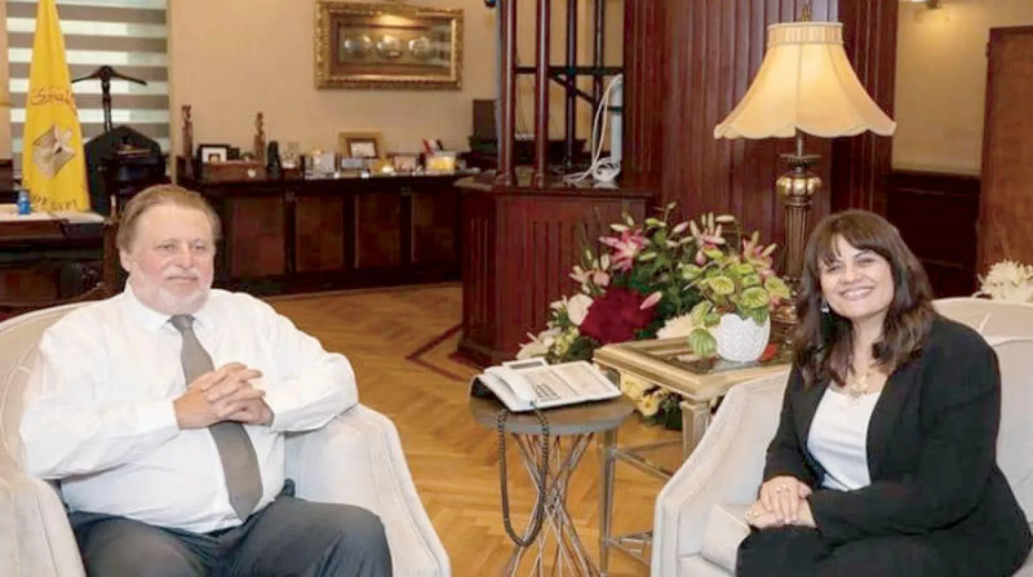 عبد الله خلال لقاء جندي لتعزيز التعاون وتقديم التيسيرات للمصريين بالخارج (وزارة الهجرة المصرية)