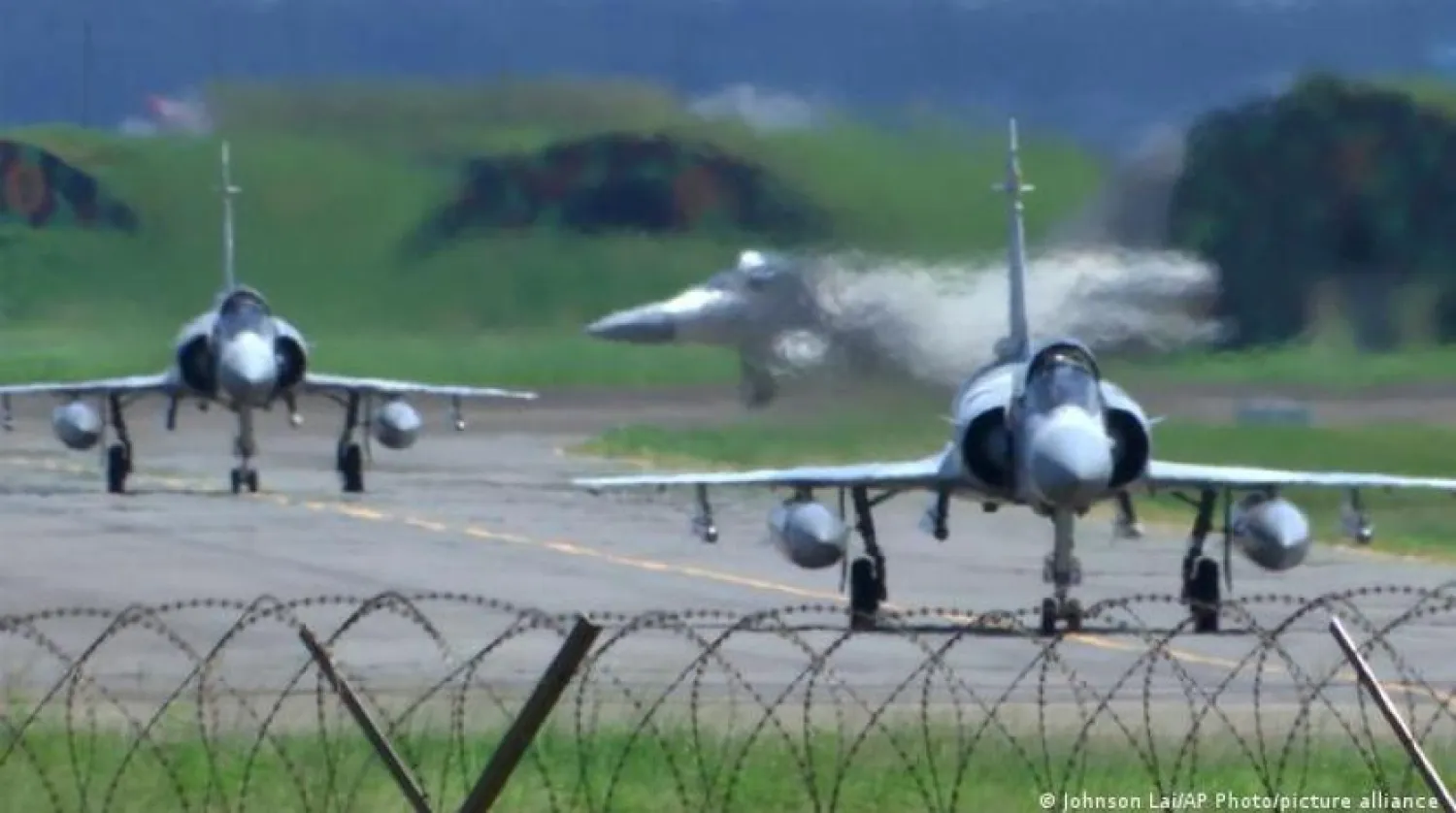 Tayvan’daki savaş uçakları (AP)