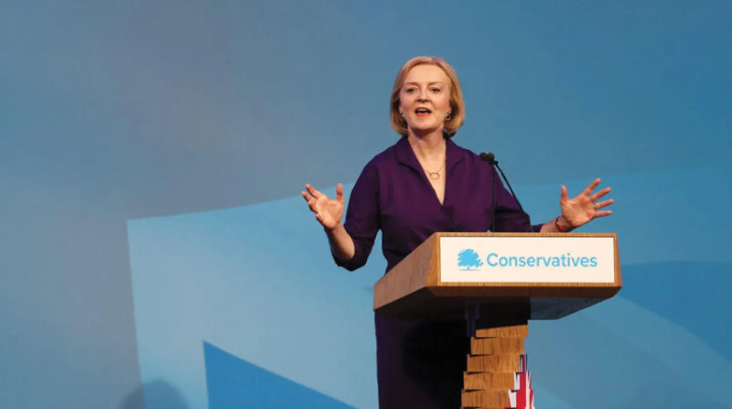 تراس تلقي كلمة بعد إعلان فوزها بزعامة حزب المحافظين في لندن أمس (أ.ف.ب)