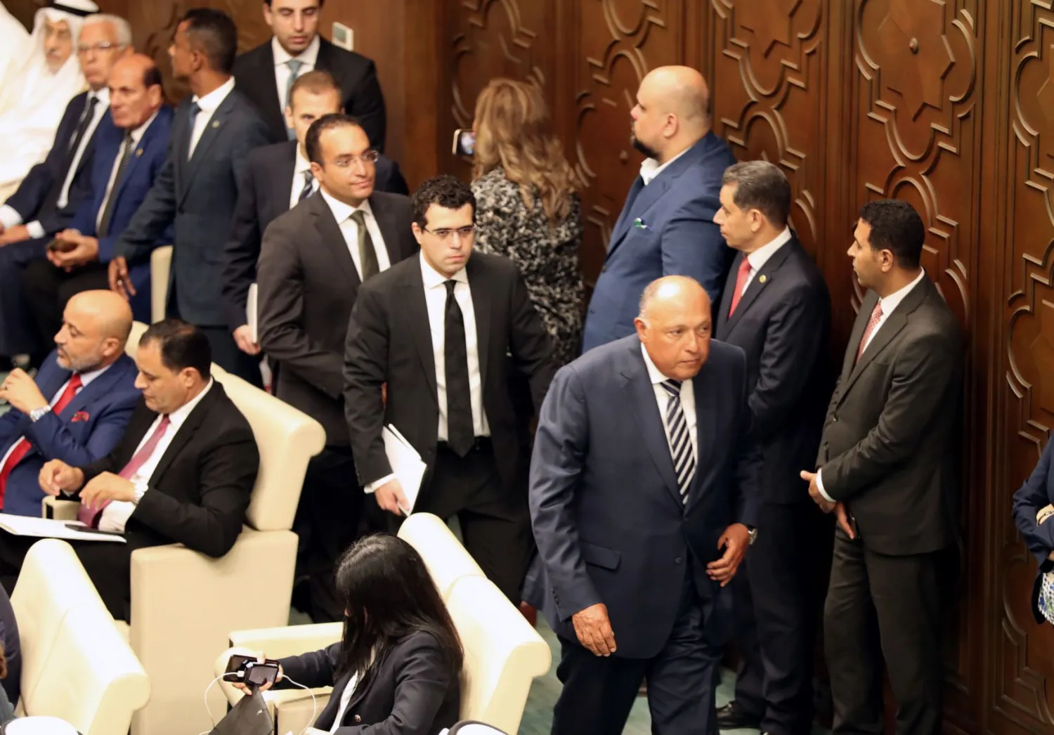 وزير الخارجية المصري سامح شكري يغادر اجتماع وزراء الخارجية العرب (إ.ب.أ)