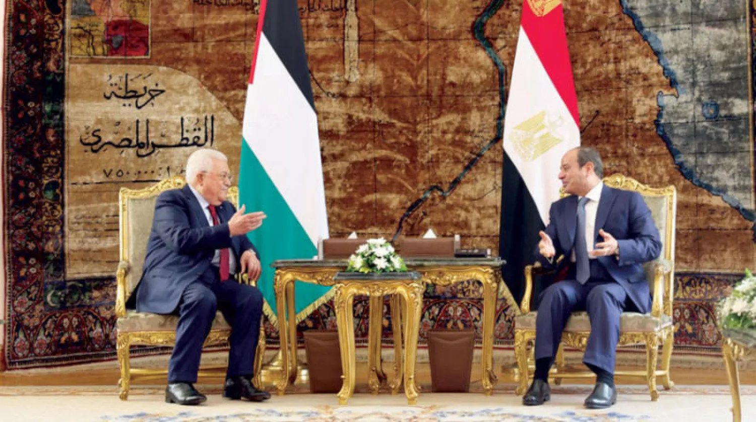 السيسي مجتمعاً مع عباس (سفارة فلسطين بالقاهرة)