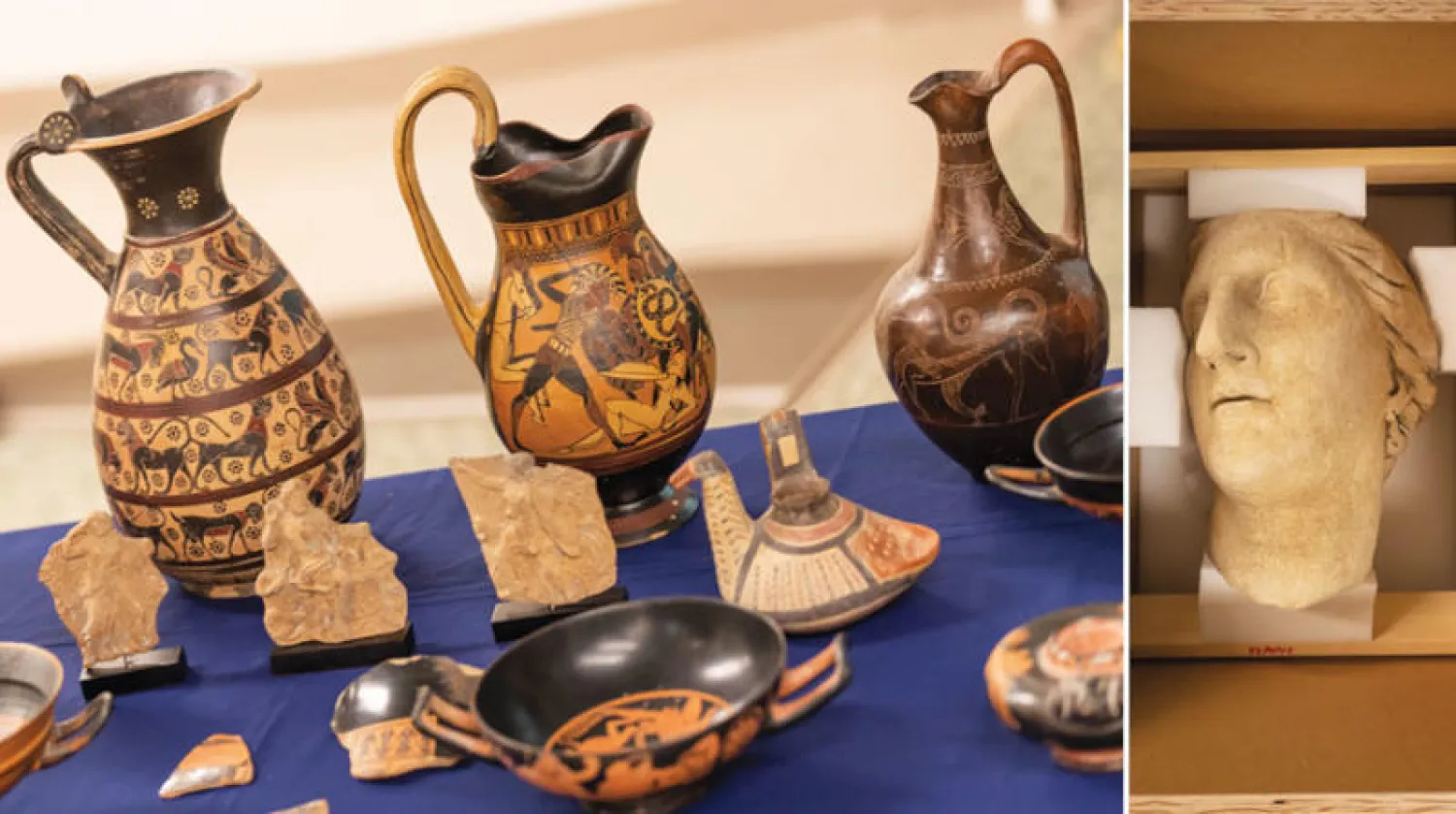 رأس من الرخام للإلهة اليونانية أثينا يعود إلى عام 200 قبل الميلاد (رويترز)  -  58 قطعة أثرية مسروقة تعود إلى إيطاليا (أ.ب)