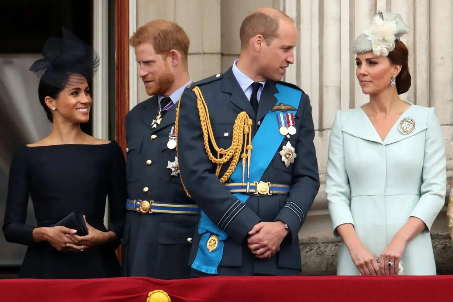 Kraliyet uzmanları Sussex ve Cambridge çiftinin arasının son zamanlarda pek iyi olmadığını söylüyordu (Reuters)

