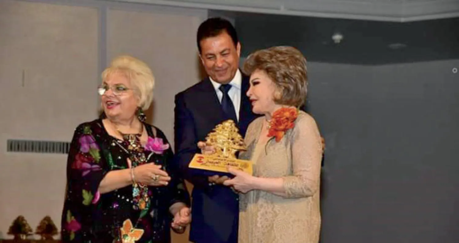 العمري خلال تكريمها في لبنان