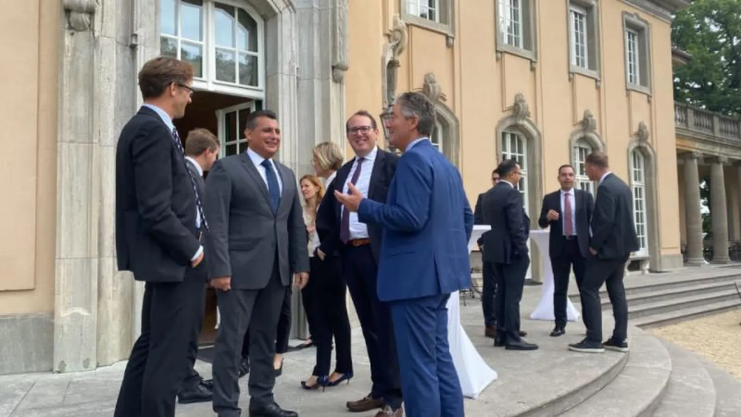 لقاءات للمبعوثين الدوليين وممثل الدول المعنية بليبيا عقب اجتماعهم في برلين اليوم (السفير الألماني على تويتر)