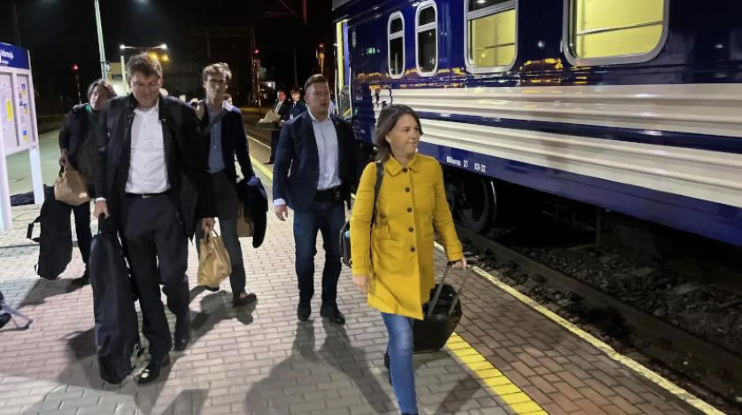Almanya Dışişleri Bakanı Kiev'e giden trene binmeye hazırlanıyor (DPA)
