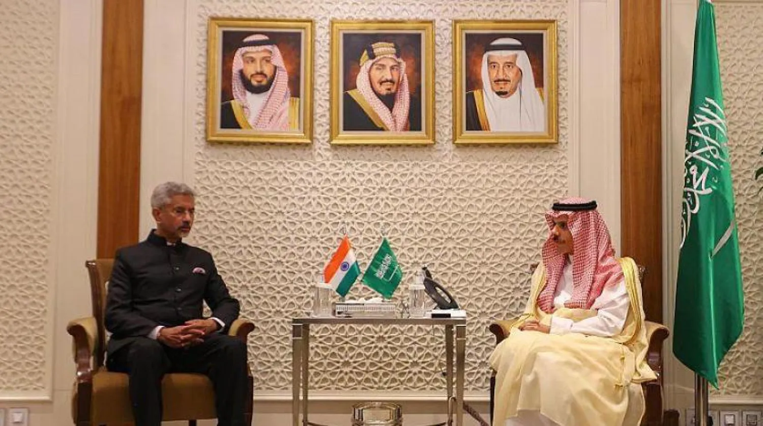 

شاهزاده فیصل بن فرحان و سوبرامانیام جایشانکار در ریاض (واس)
