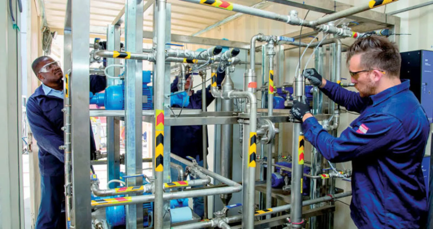 تعمل تقنية «كاوست» على إزالة الكبريت  مباشرة من الوقود بدلاً من إزالته من العادم