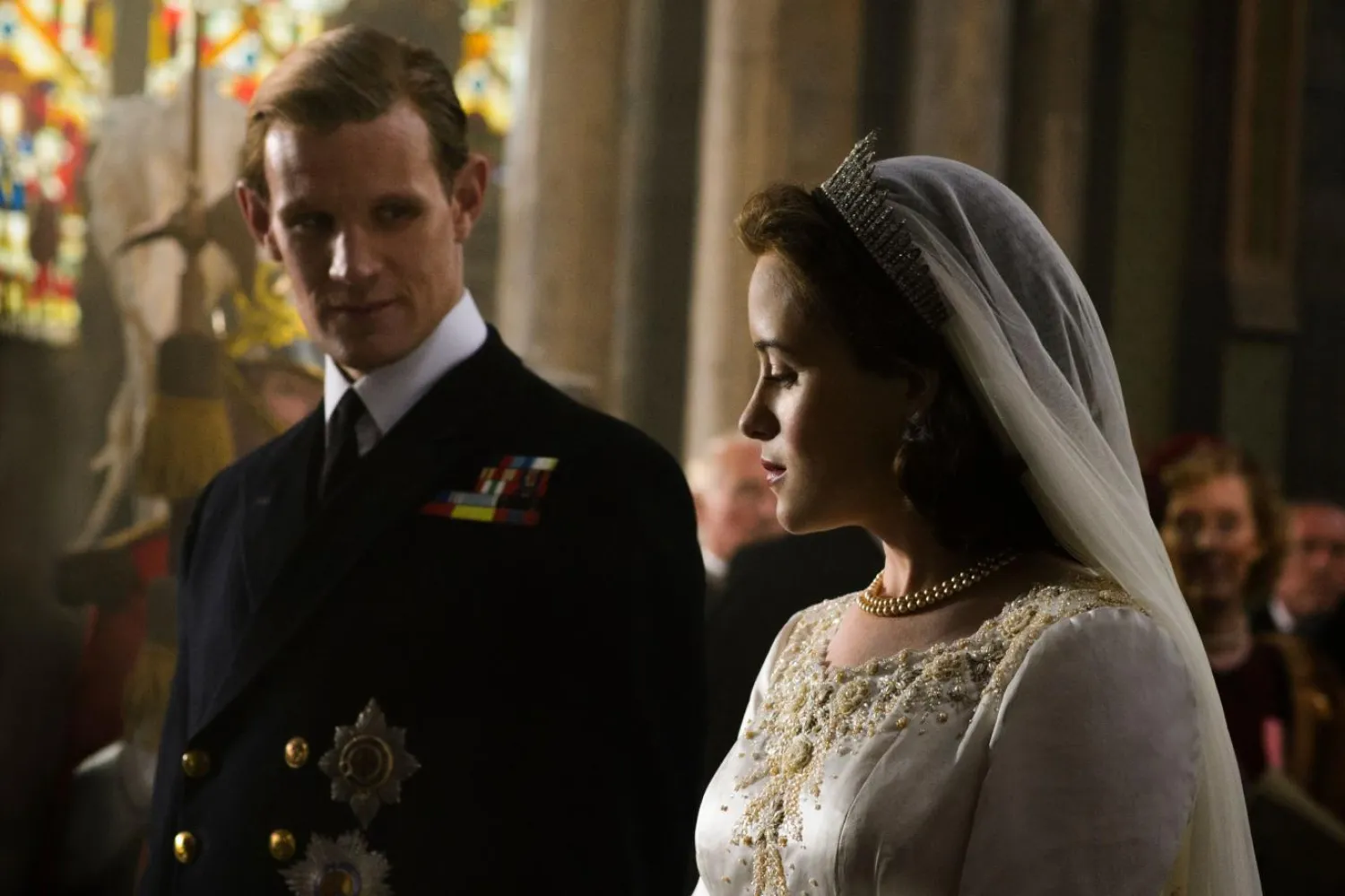 Dizinin ilk sezonunda Kraliçe Elizabeth'i Claire Foy, Prens Phillip'i de Matt Smith canlandırdı (Netflix)

