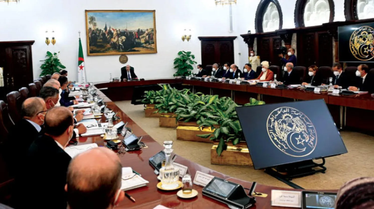 مجلس الوزراء مجتمعاً برئاسة تبون (الشرق الأوسط)