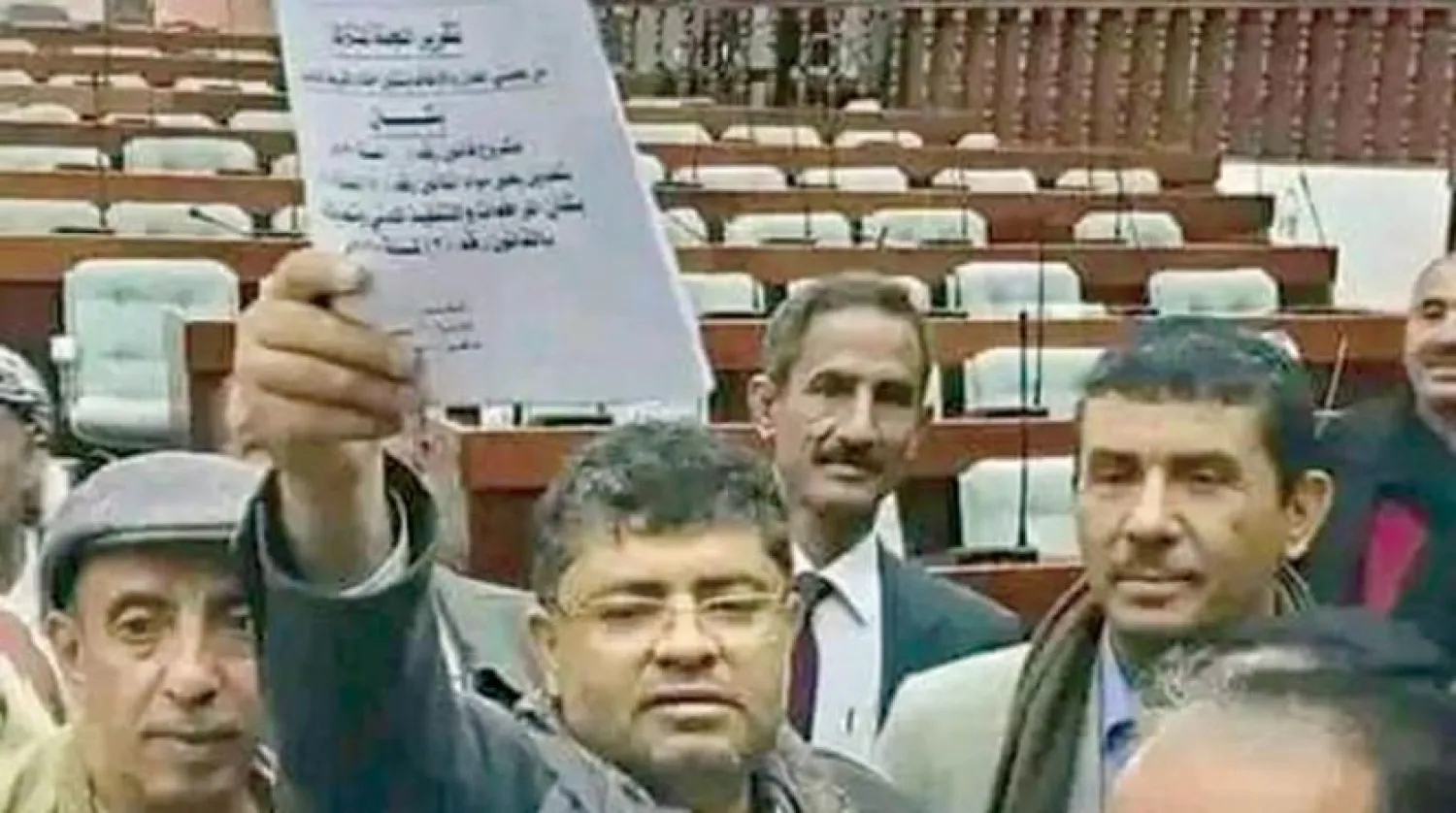 Husi liderinin kuzeni Muhammed Ali el-Husi, grubuna sadık milletvekillerini yargı kurumunu yok etmesini meşrulaştırmaya zorluyor (Twitter)