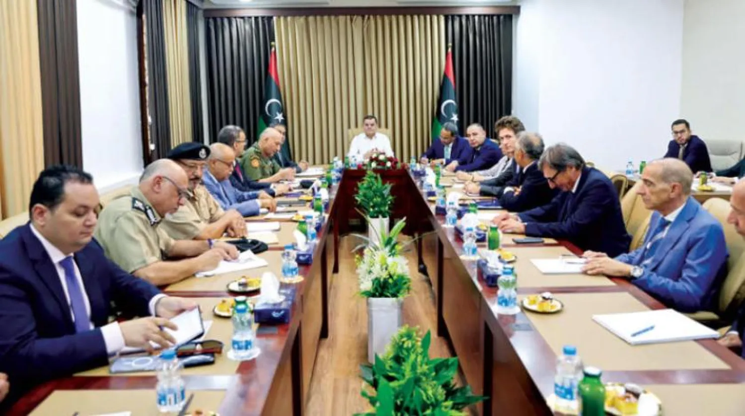 Trablus Uluslararası Havalimanı'ndaki çalışmaların takibi için Dibeybe’nin başkanlığında toplantı yapıldı. (UBH)