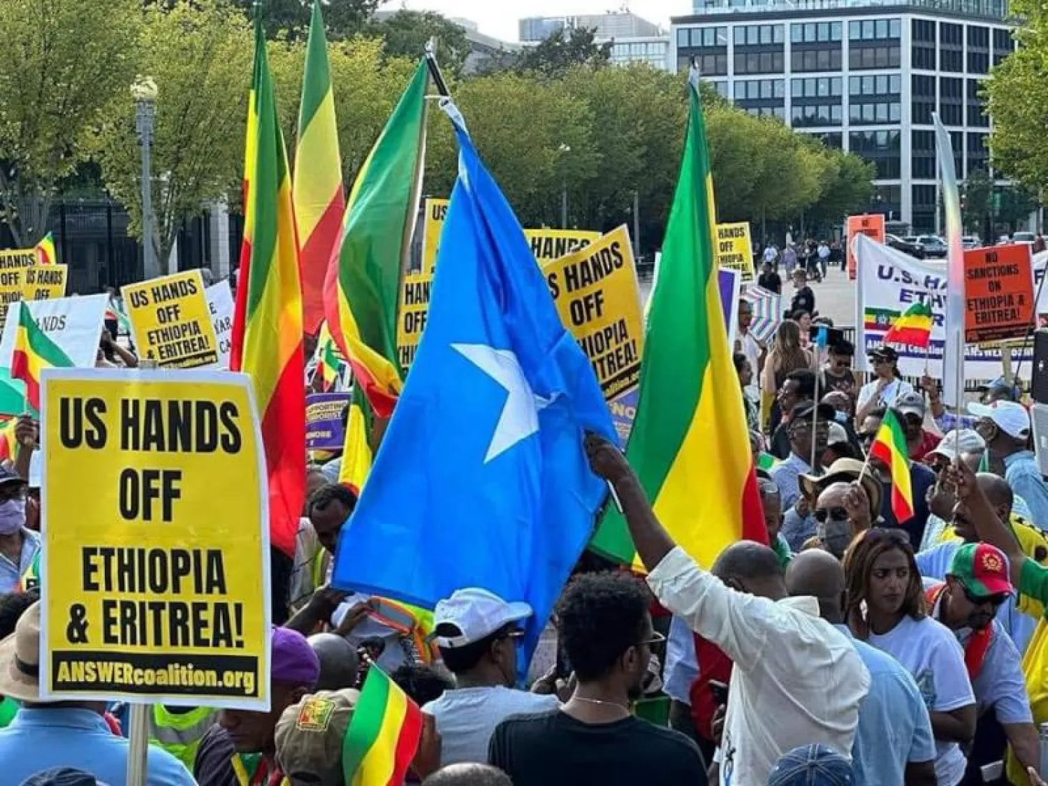 إثيوبيون في واشنطن لدعم الحكومة بمواجهة انتقادات دولية لحربها في «تيغراي» (وزارة الخارجية الإثيوبية)