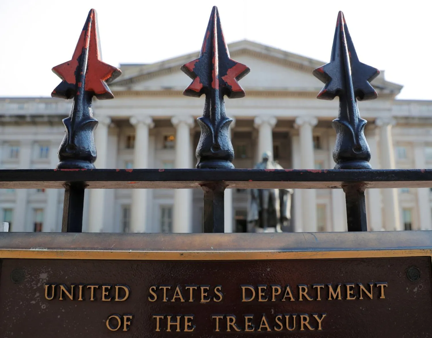 A sign marks the US Treasury Department in Washington, US, August 6, 2018. REUTERS/Brian Snyder

