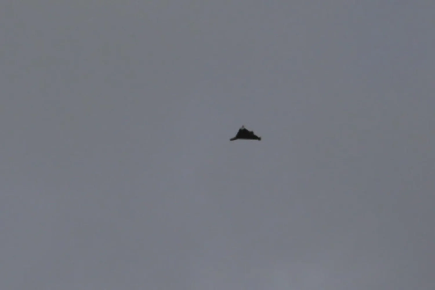 مسيرة إيرانية من طراز «شاهد-136» في سماء أوديسا (رويترز)