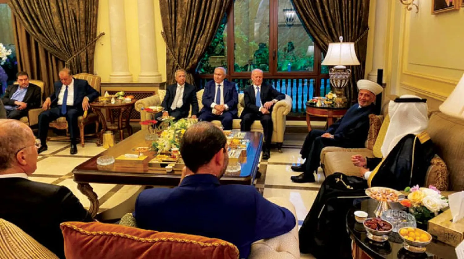 صورة من حساب بخاري في «تويتر» لاجتماعه مع دريان والنواب السنة