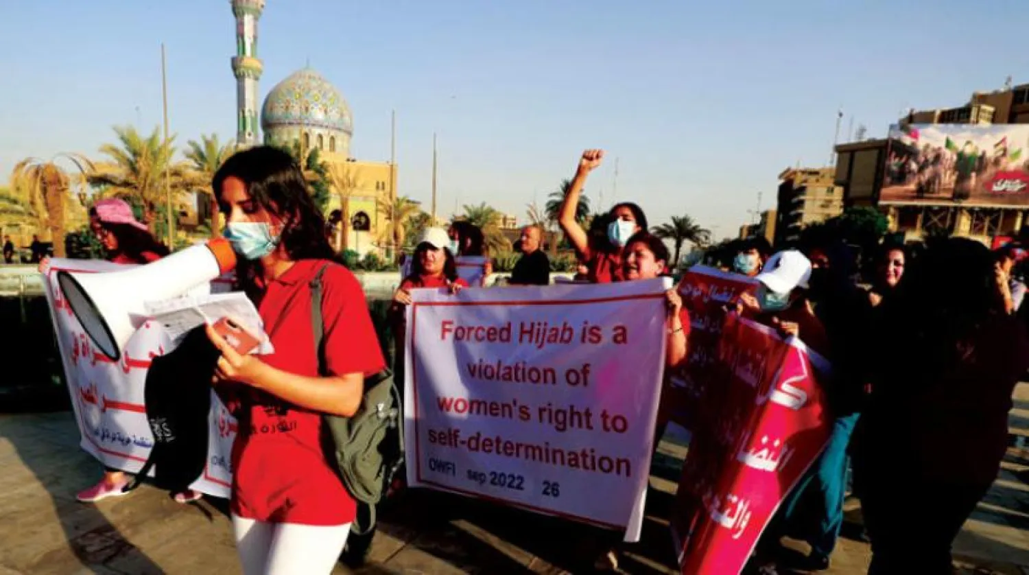 Bağdat'taki Firdevs Meydanı dün gösterilere sahne oldu. (AFP)