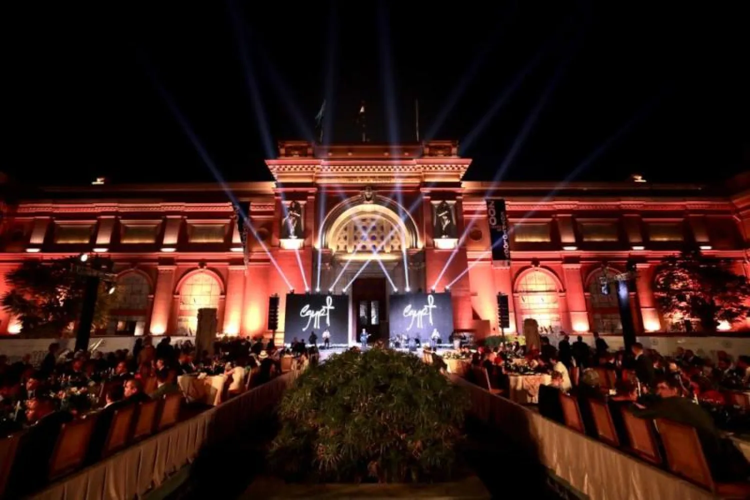 المتحف المصري في التحرير يتزين بالأضواء احتفالا بيوم السياحة العالمي ( وزارة السياحة والآثار)