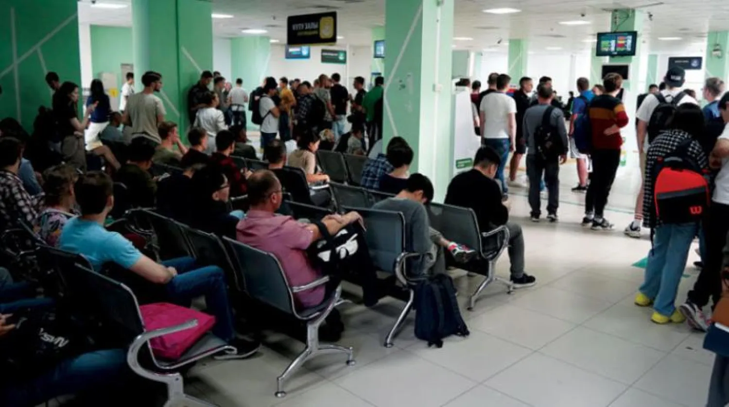 Kazakistan’a 21 Eylül’den bu yana yaklaşık 98 bin Rus vatandaşı kaçtı. (AP)