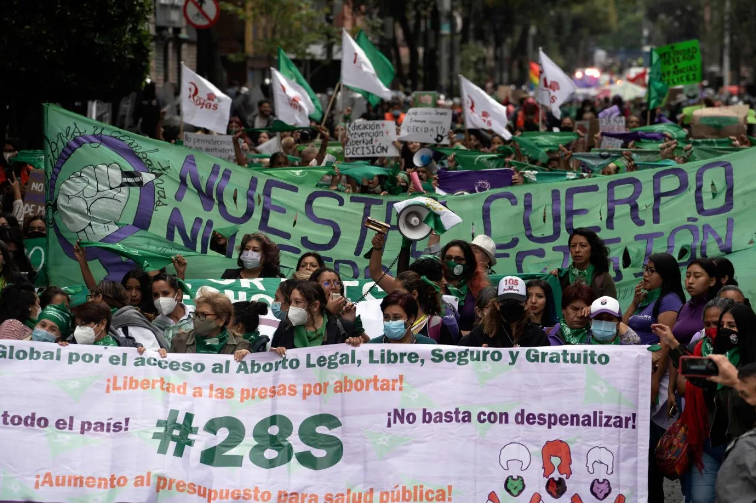 Kadınların Üreme Sağlığı Global Ağı (WGNRR) adlı sivil toplum kuruluşu, ilk protestoları 1990'larda yapılan güvenli kürtaj gösterilerini 2011'de uluslararası bir gün ilan etmişti (AFP)

