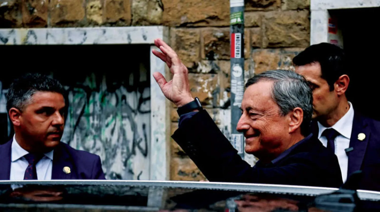 يترك رئيس الوزراء الإيطالي المنتهية ولايته ماريو دراغي ميزانية الدولة الإيطالية وفيها حوالي 9 مليارات يورو (أ.ف.ب)