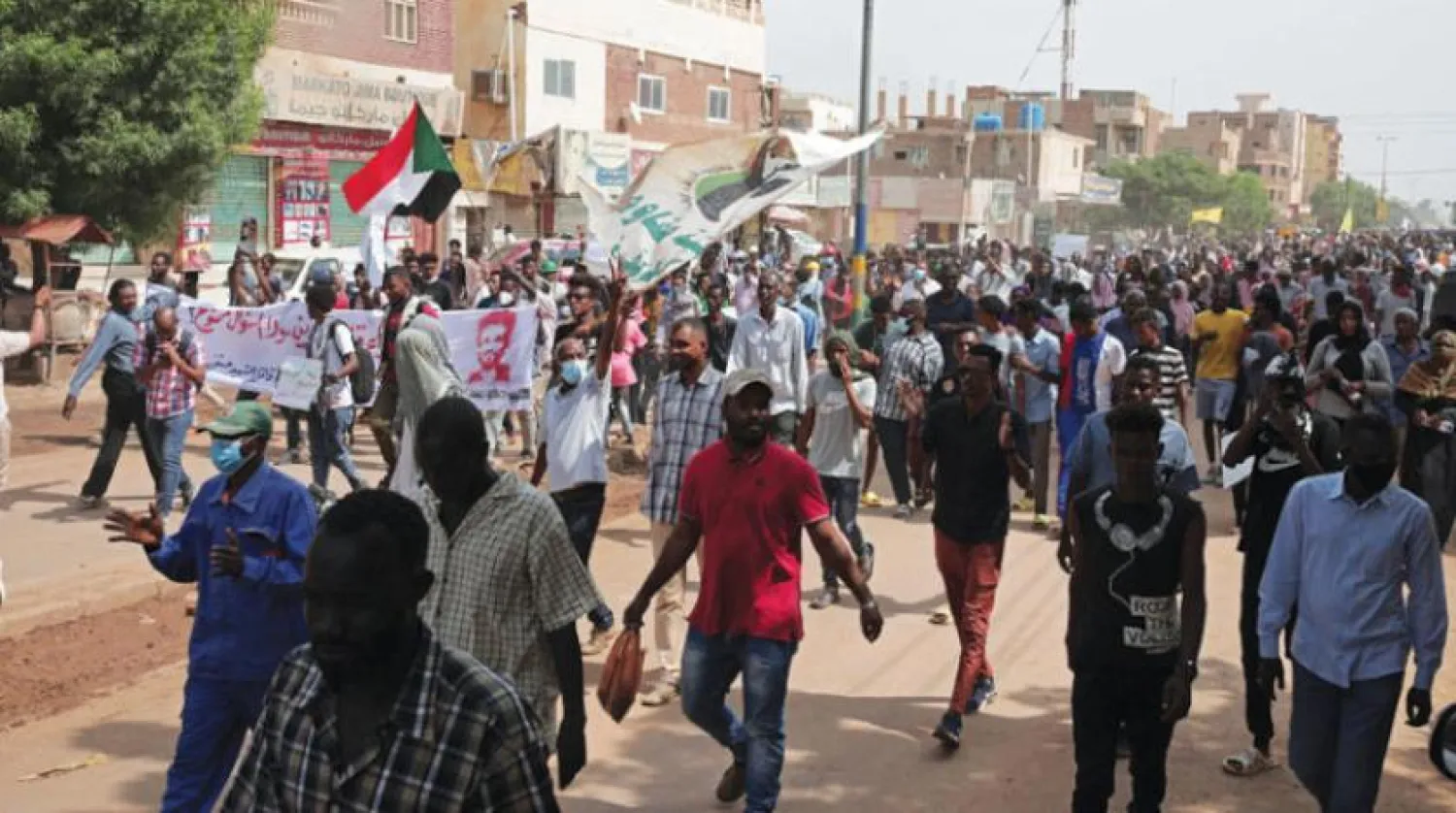 13 Eylül’de Sudan’da sivil yönetim çağrısında bulunan protestolardan bir kare (AP)